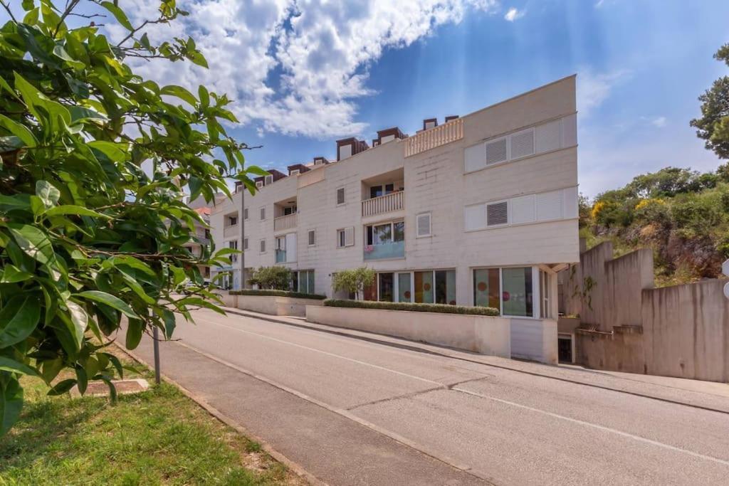 Stylish Two Bedroom Apartment&Garage Parking Place Dubrovnik Exterior photo
