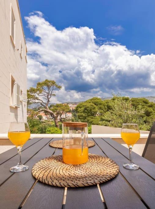 Stylish Two Bedroom Apartment&Garage Parking Place Dubrovnik Exterior photo