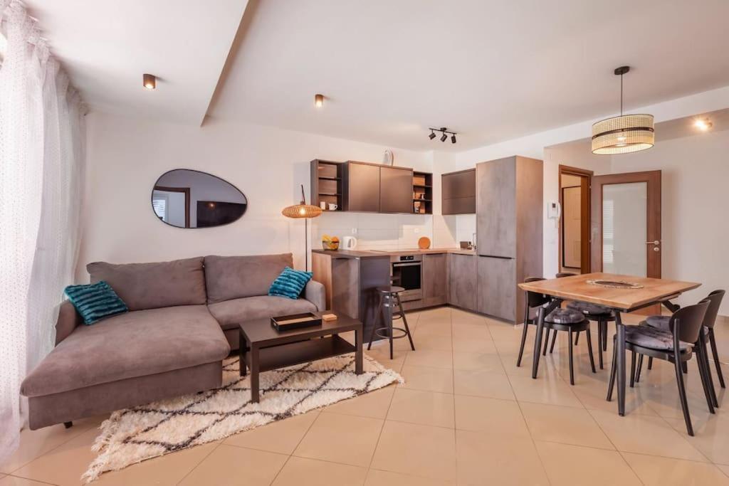Stylish Two Bedroom Apartment&Garage Parking Place Dubrovnik Exterior photo